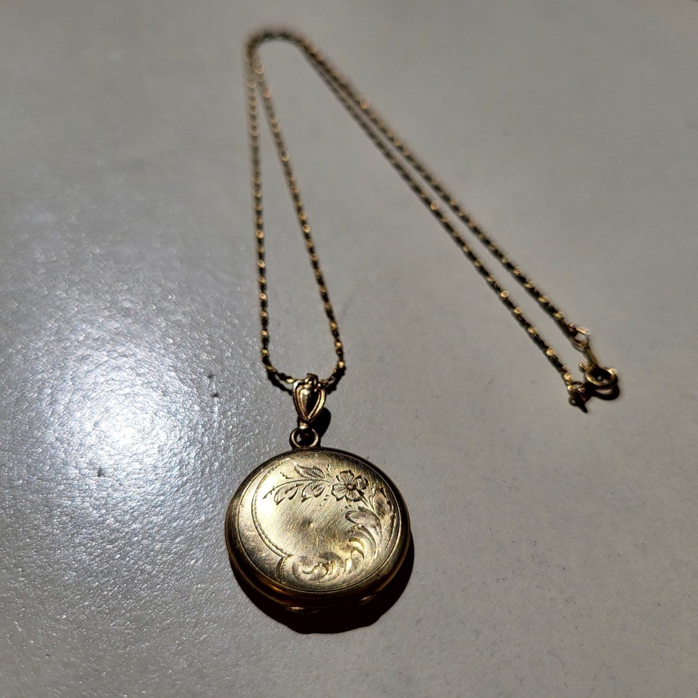 Vintage 12K Gold Filled Etched Floral Round Locket Necklace
